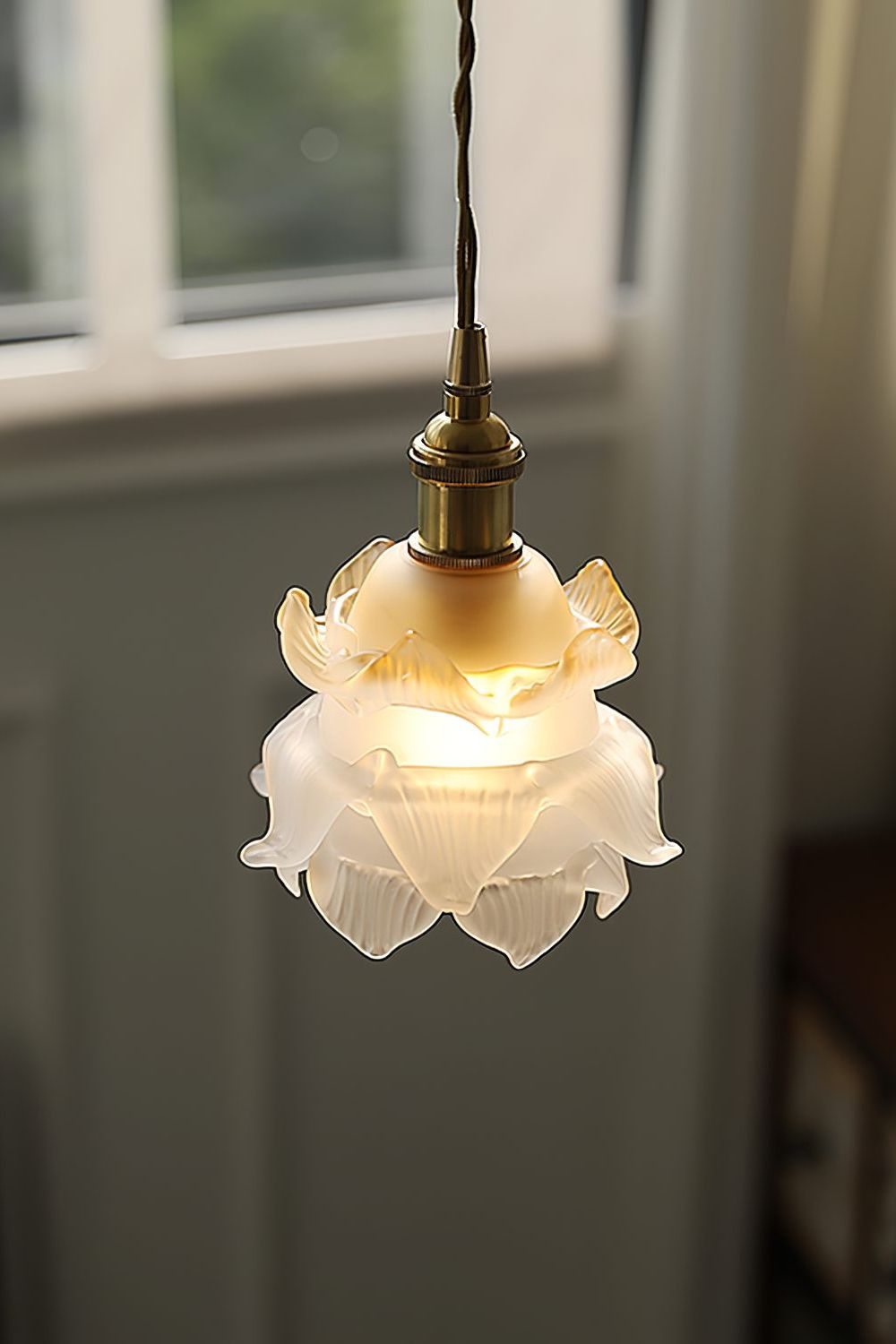 1970 Retro Bloom Glass Pendant Light - view 5 | vexalamps
