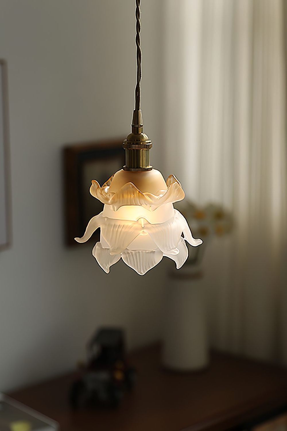 1970 Retro Bloom Glass Pendant Light - view 4 | vexalamps