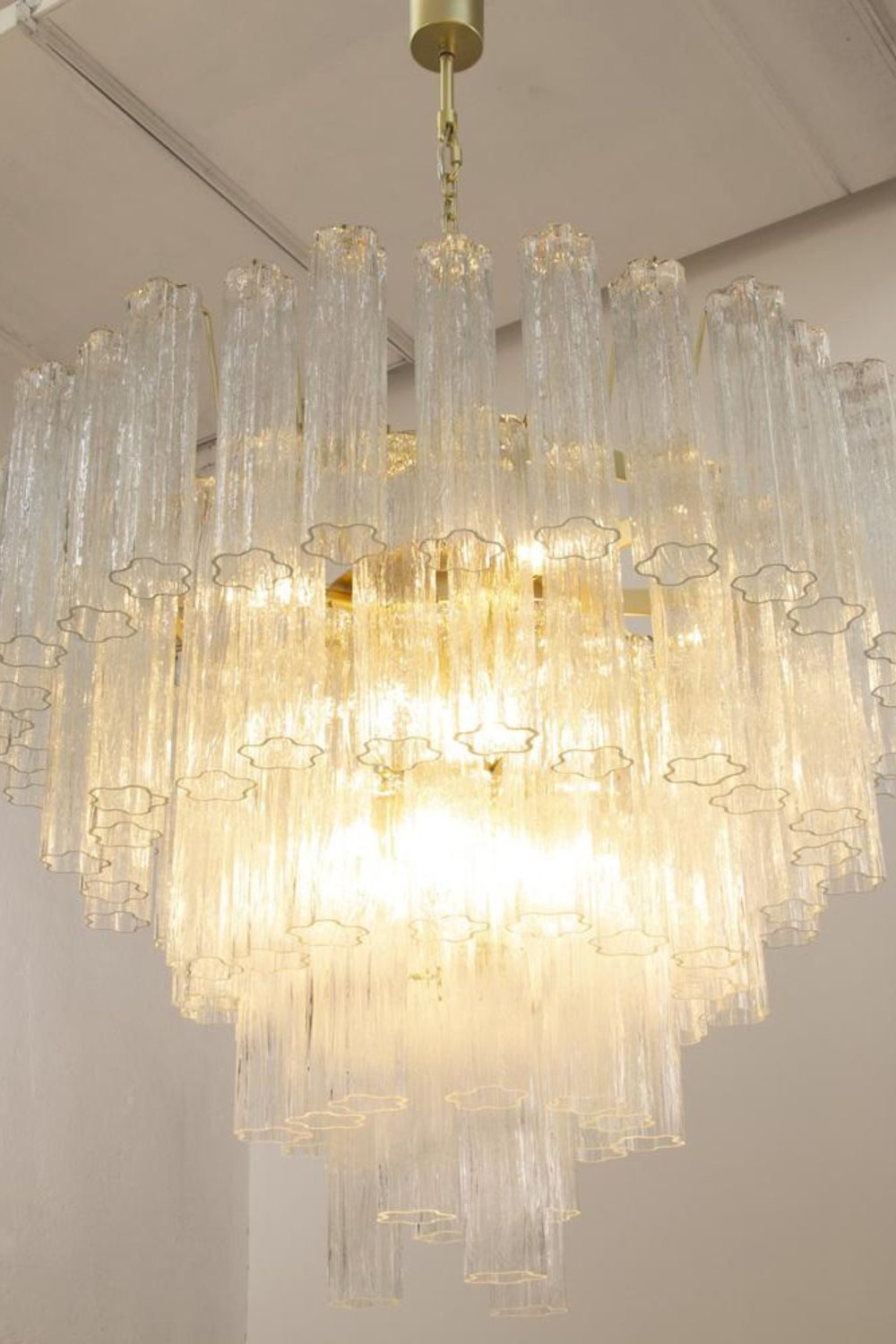 1990s Tronchi Art Glass Cascade Chandelier - view 3 | vexalamps
