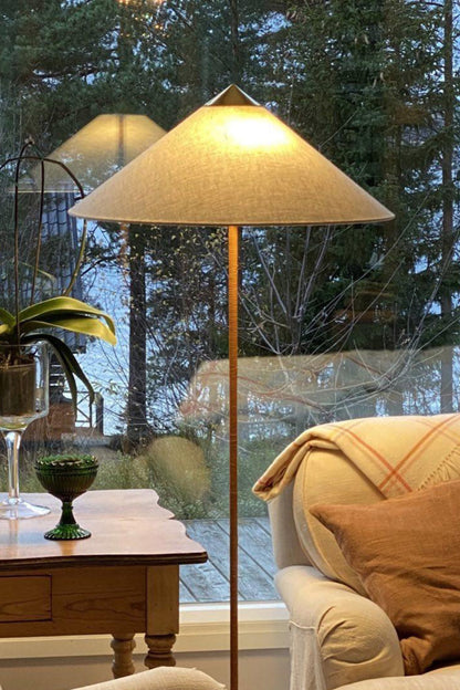 9602 Floor Lamp - vexalamps