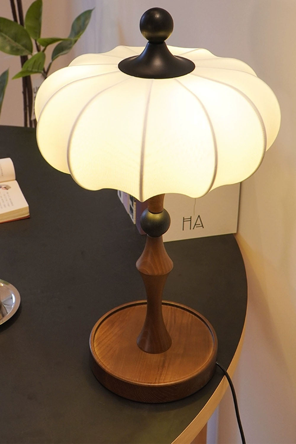 Adesso Orchard Table Lamp - view 8 | vexalamps