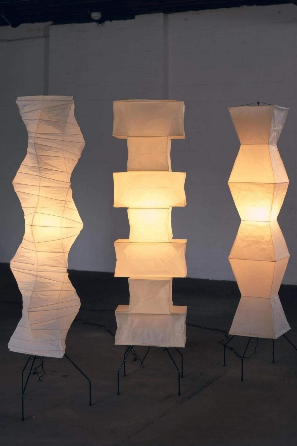 Washi Paper UF4-L10 Floor Lamp - view 15 | vexalamps