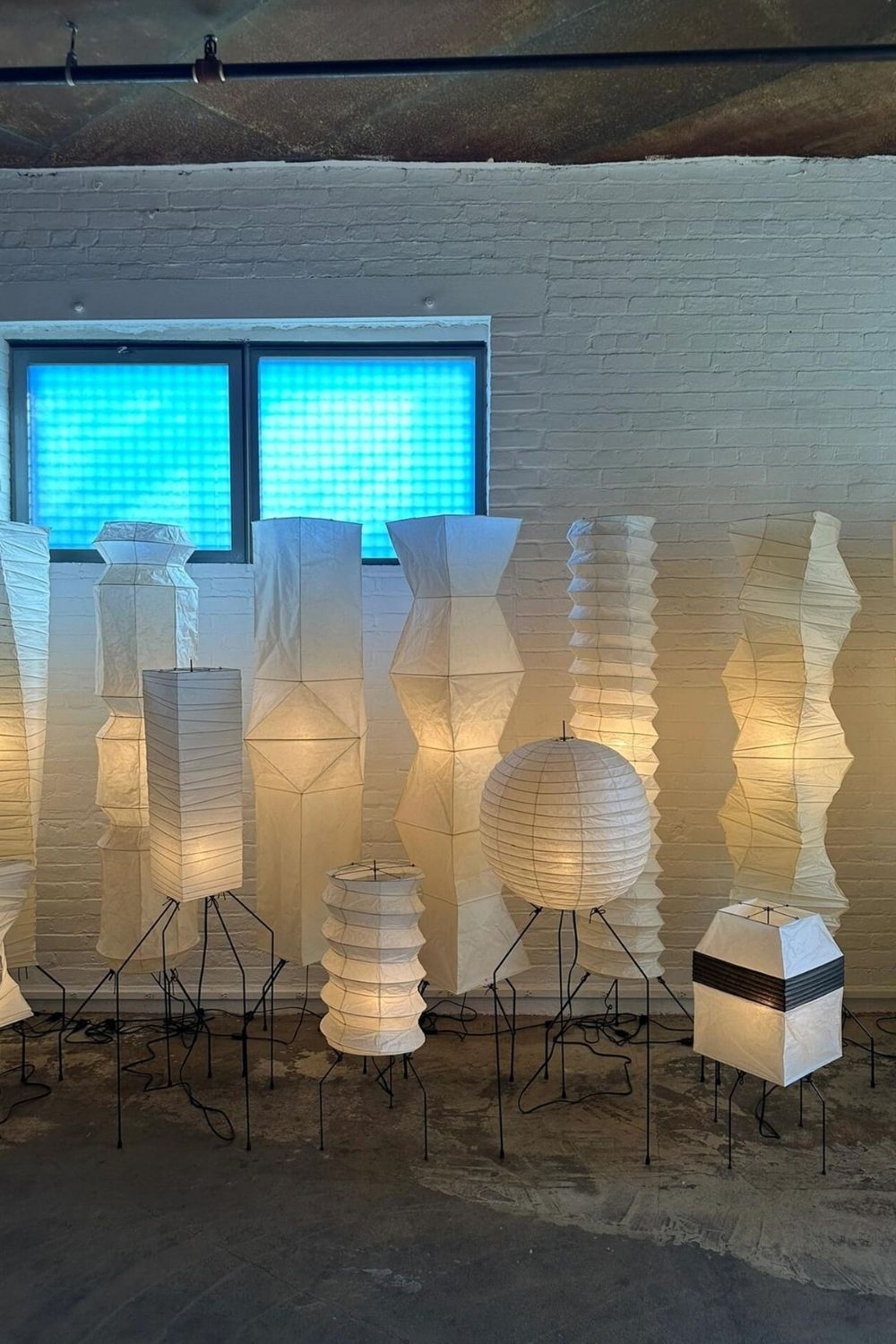 Washi Paper UF4-L6 Floor Lamp - view 10 | vexalamps