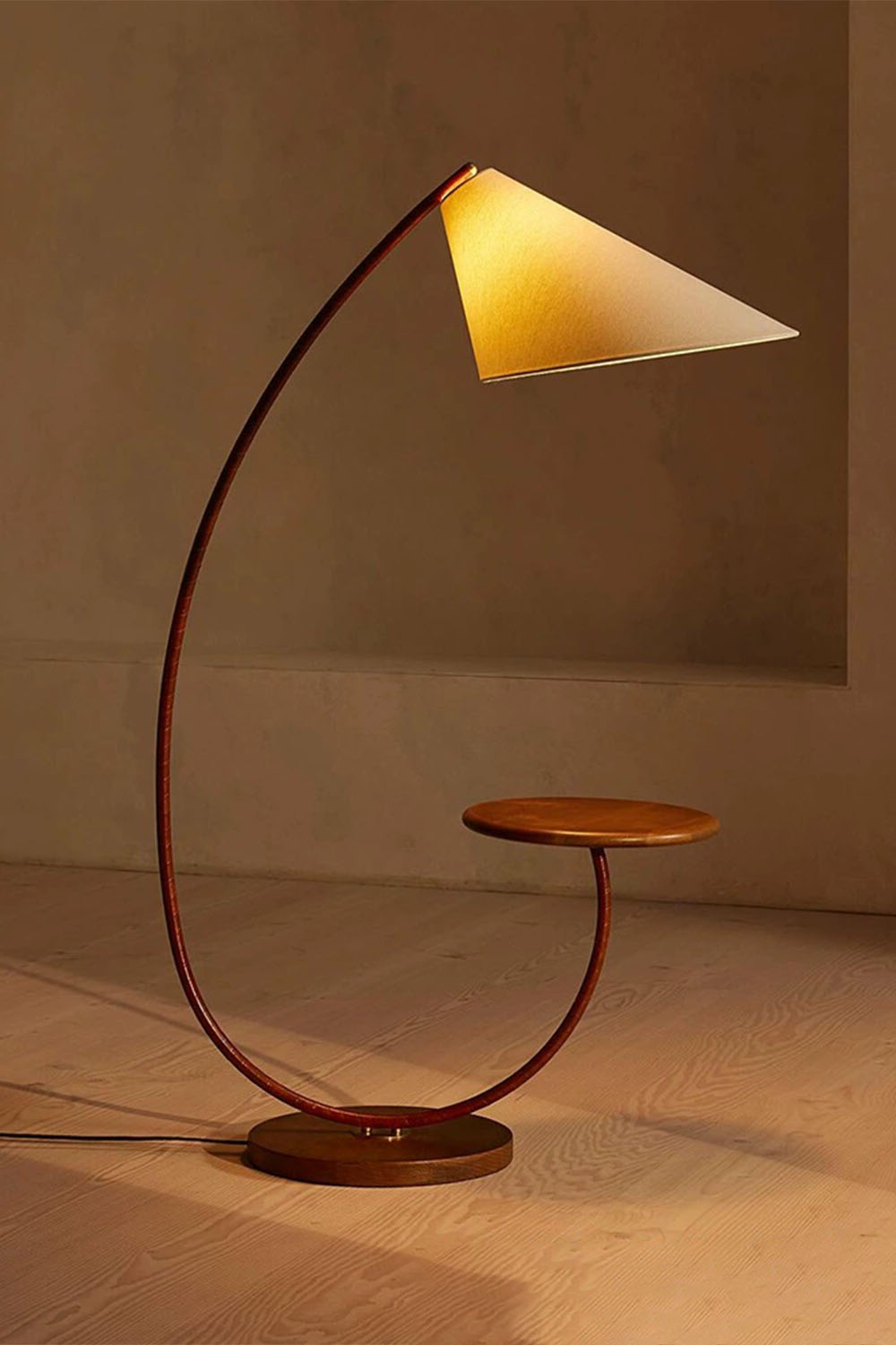 Curved Shelf Floor Lamp - view 3 | vexalamps