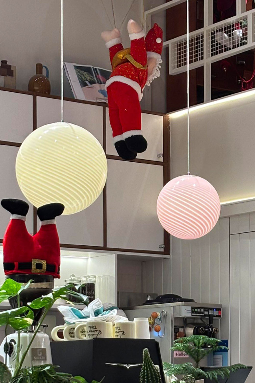 Dopamine Candy Pendant Lamp - view 9 | vexalamps