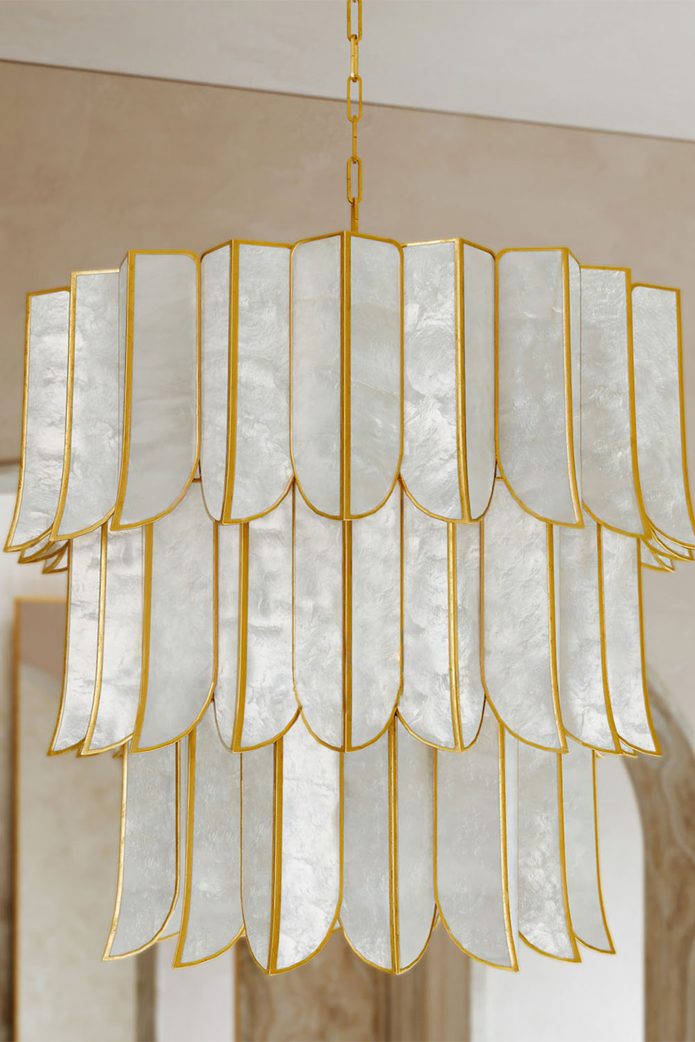 French Retro Shell Chandelier - view 4 | vexalamps