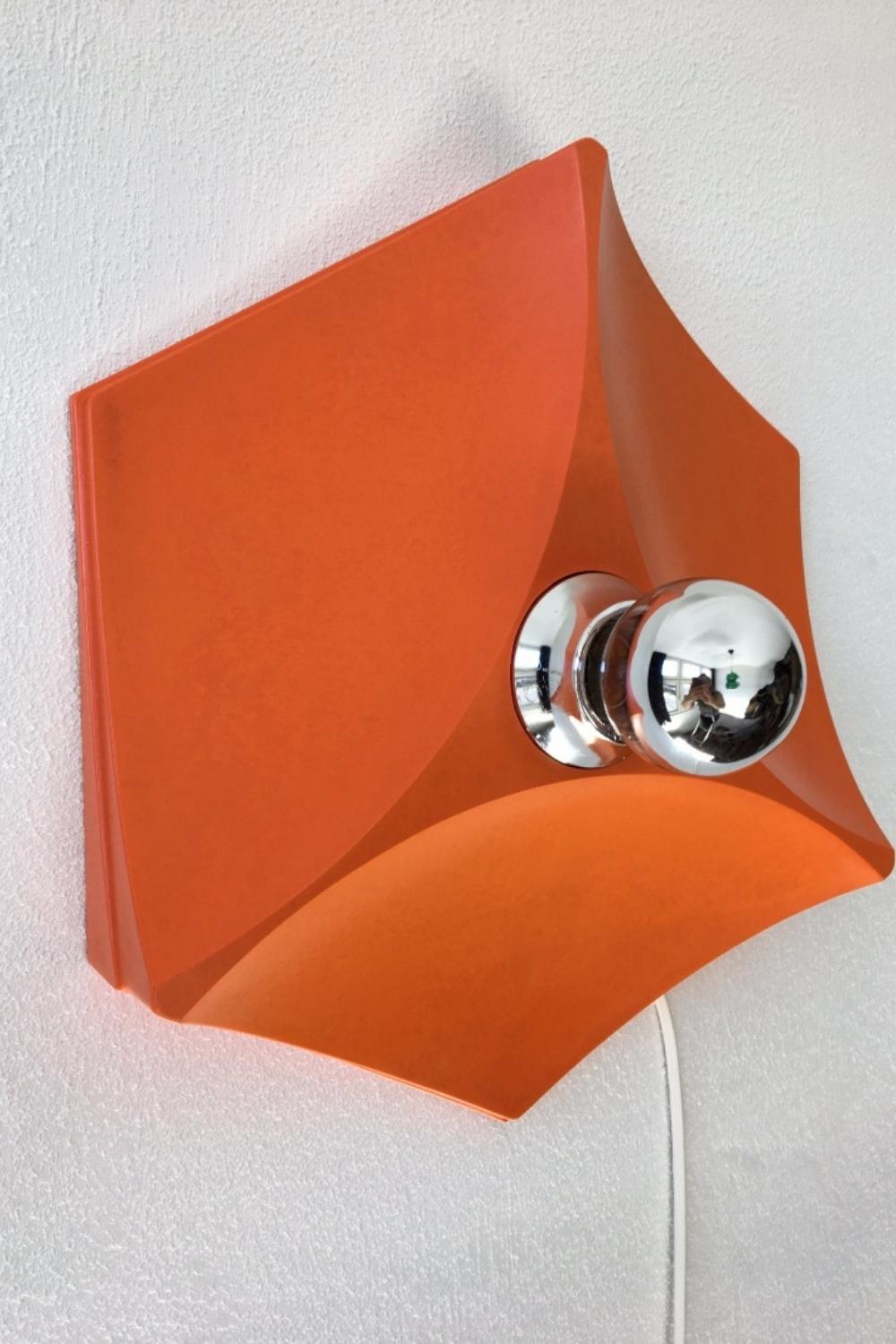 Hoffmeister Space age Wall Lamp - vexalamps