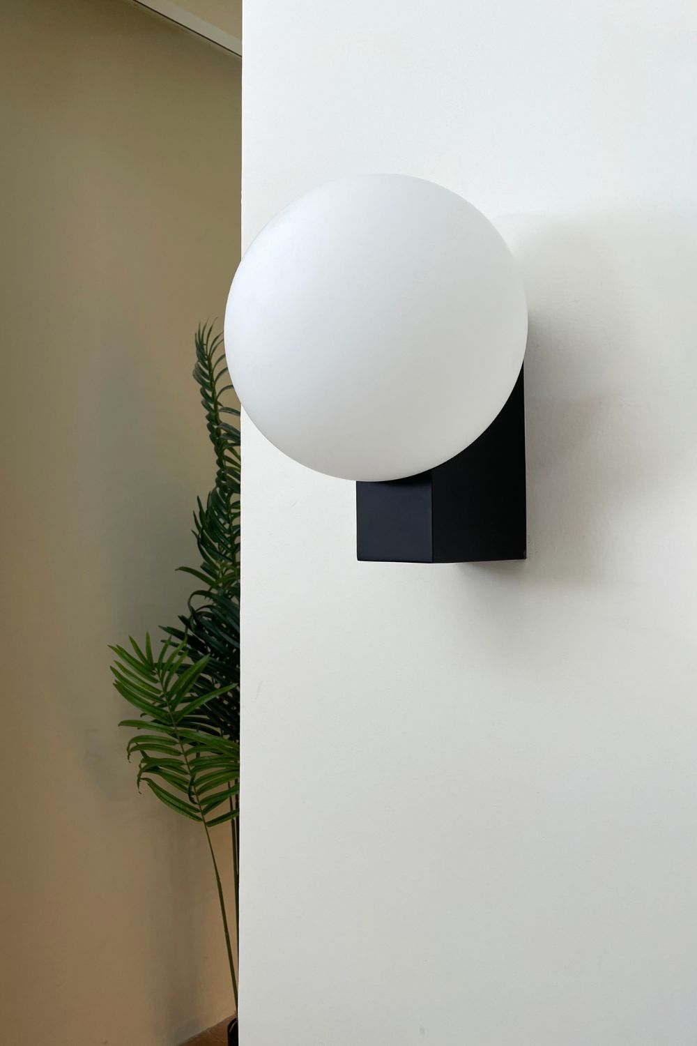 Journey SHY1 Wall Lamp - view 12 | vexalamps