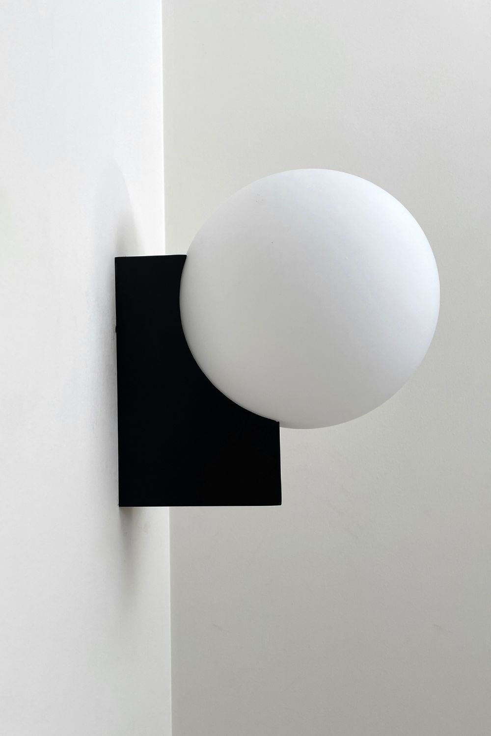 Journey SHY1 Wall Lamp - view 9 | vexalamps