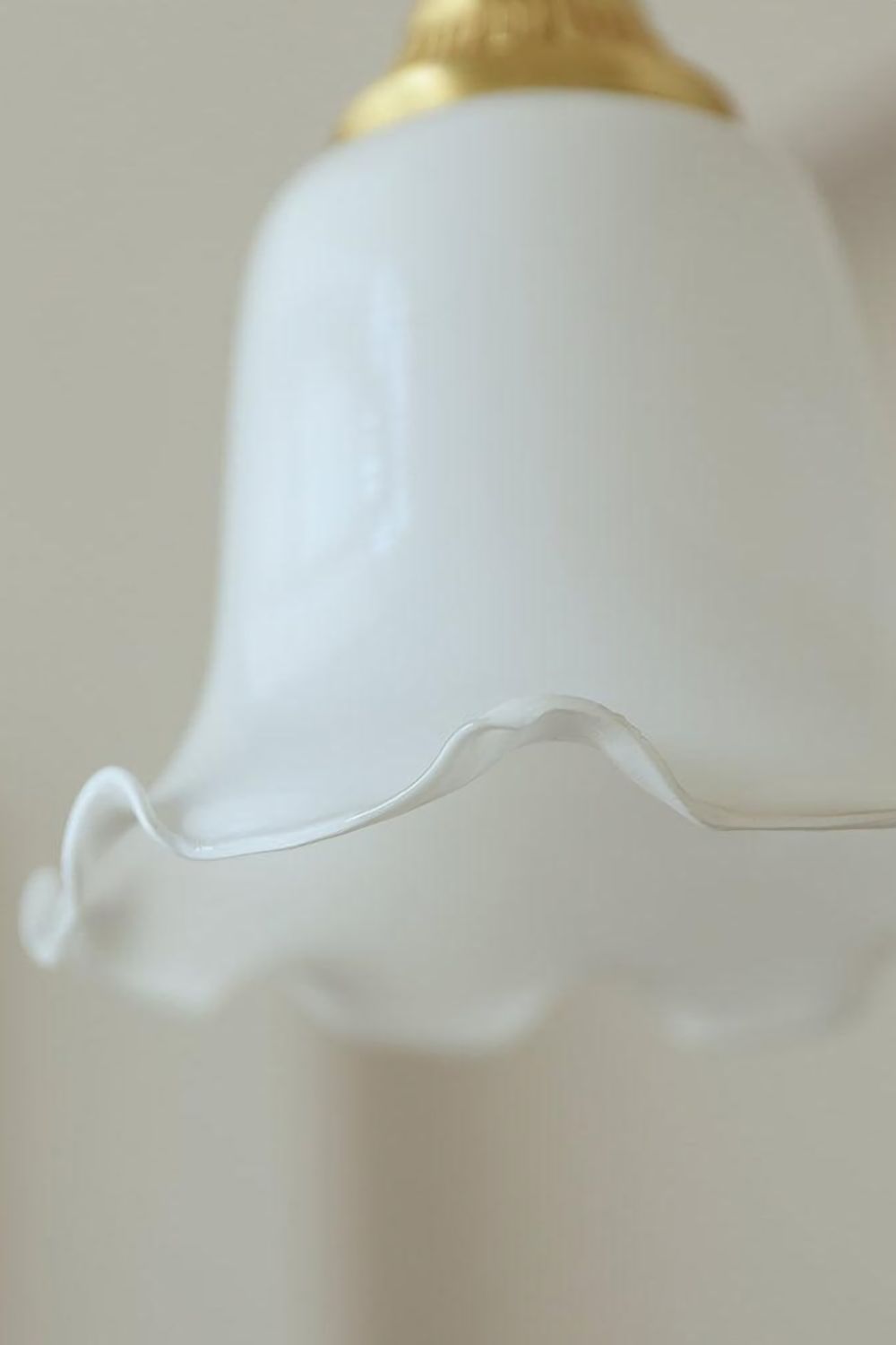 Milky Flower Pendant Light - vexalamps