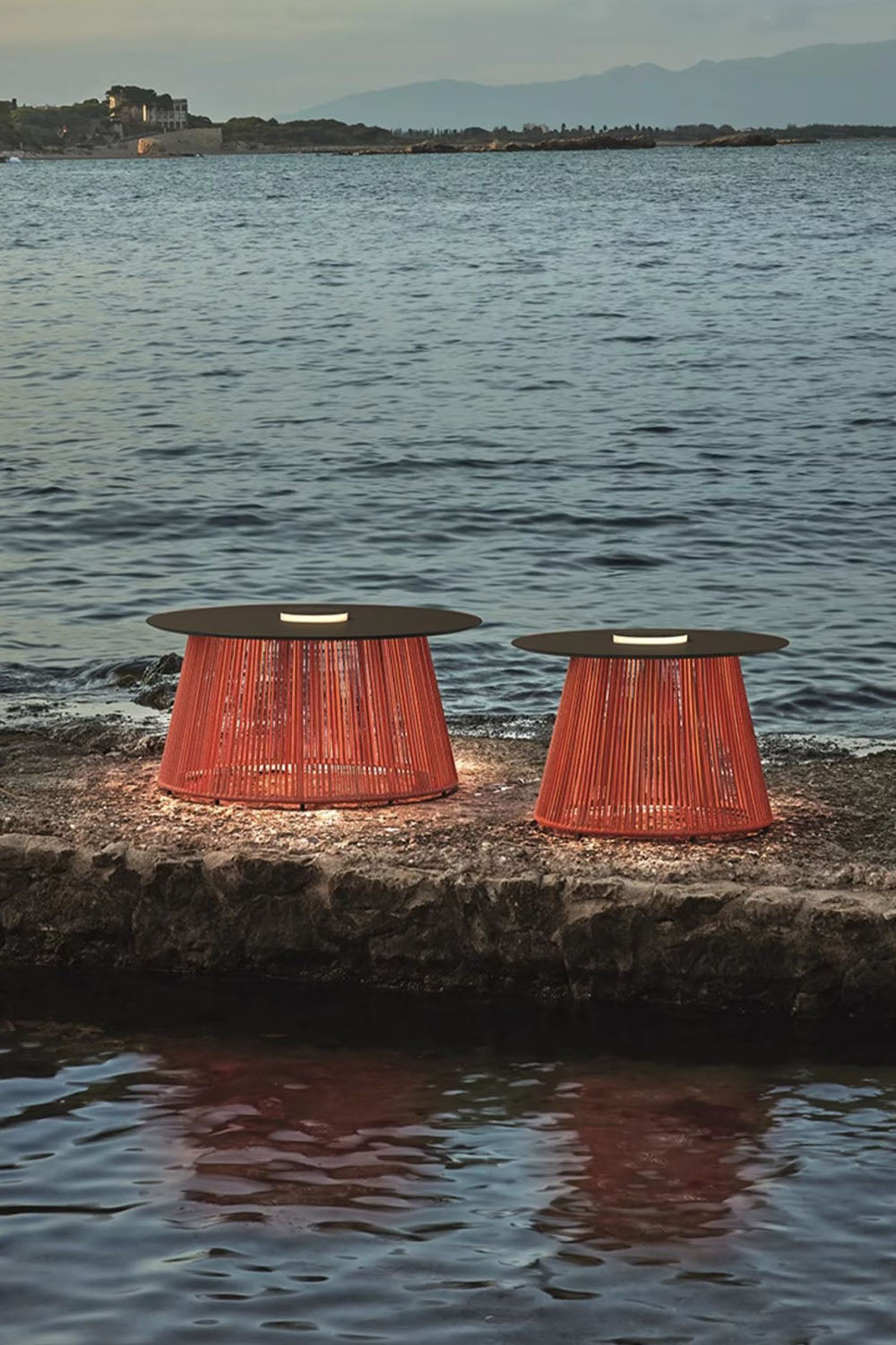 Nit Outdoor Floor Lamp - view 9 | vexalamps