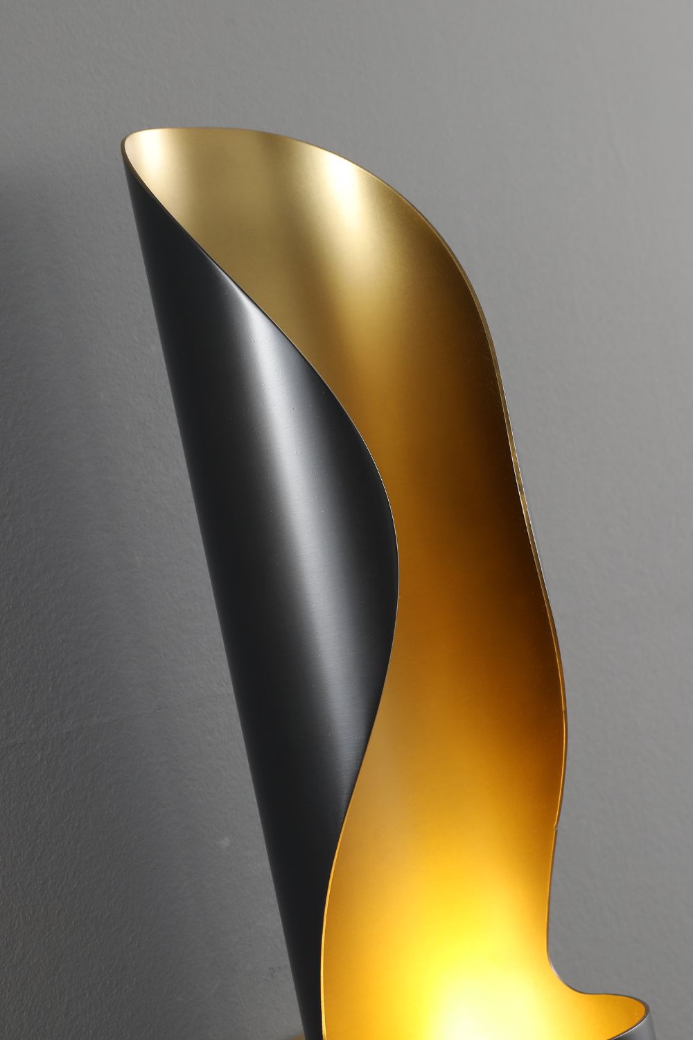 Organ Curved Wall Light - vexalamps