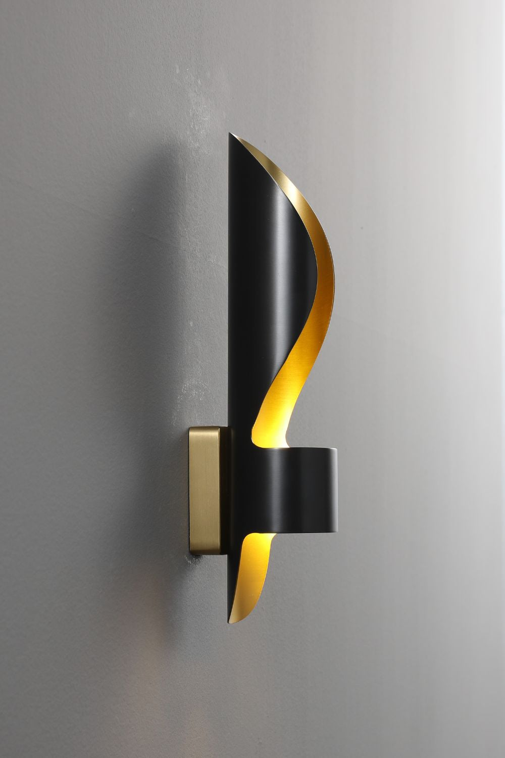 Organ Curved Wall Light - vexalamps