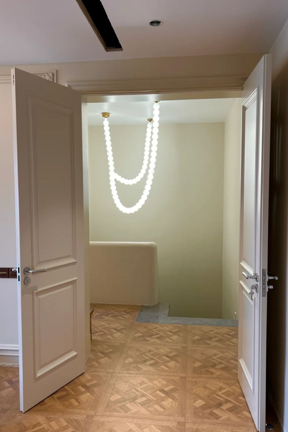 Pearl Necklace Chandelier 12cm - view 15 | vexalamps