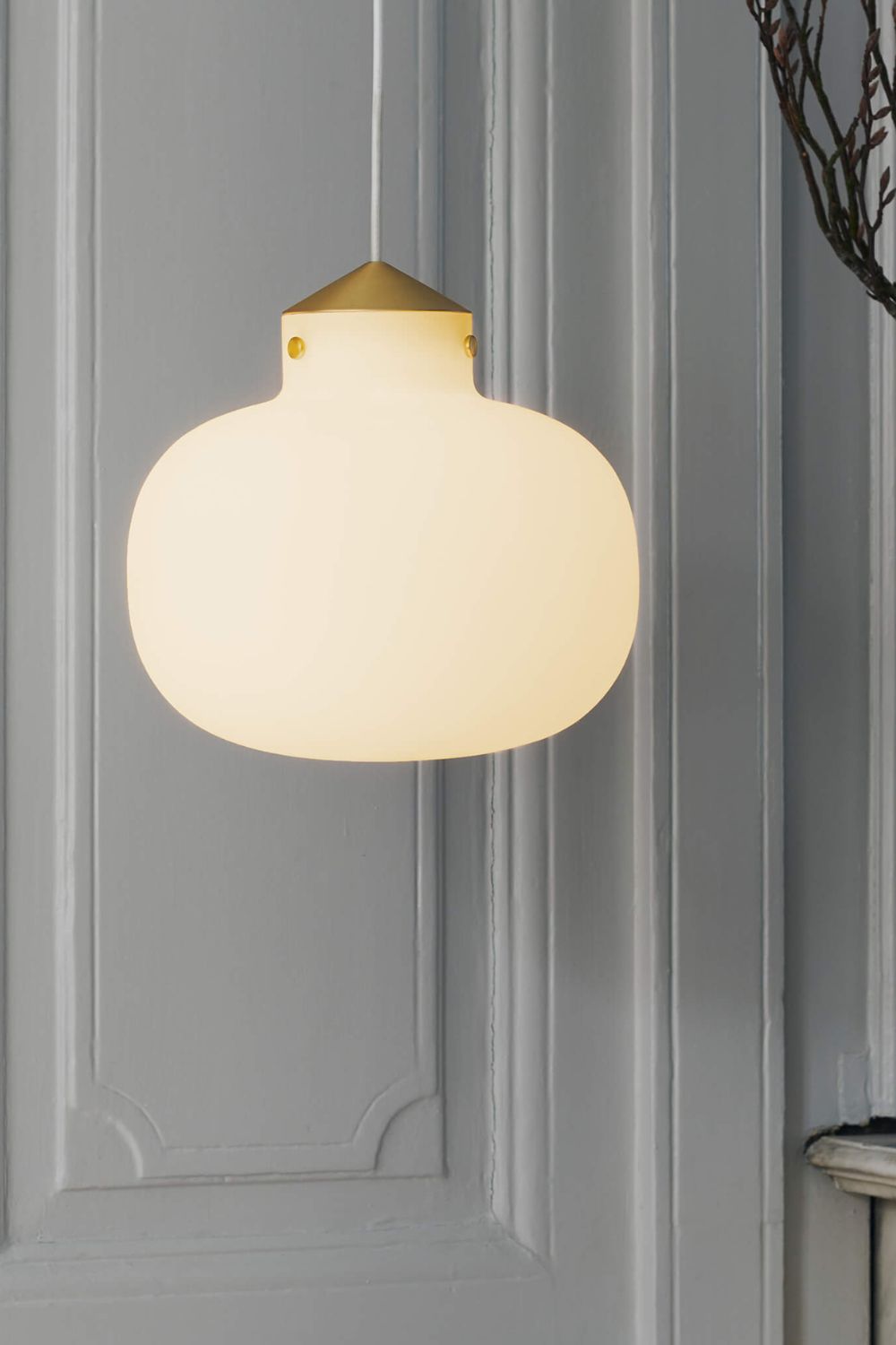 Raito Glass Globe Pendant Light - view 14 | vexalamps