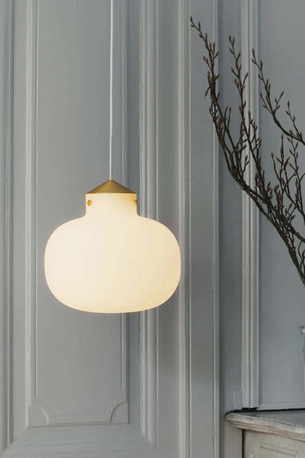 Raito Glass Globe Pendant Light - view 11 | vexalamps