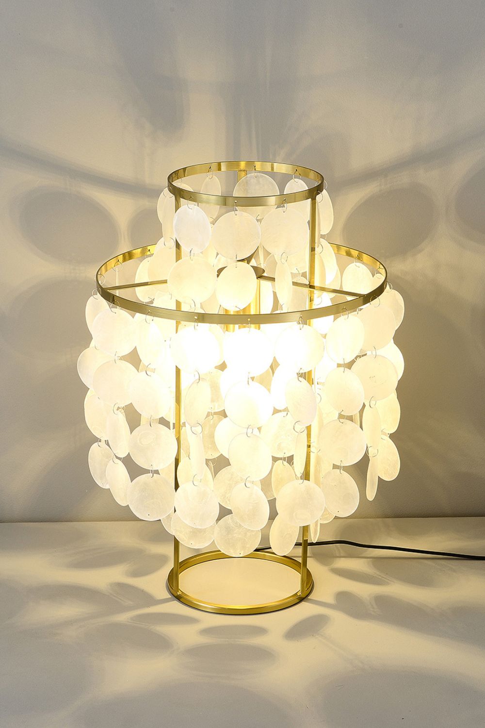 FUN 2 Shell Table Lamp - view 4 | vexalamps