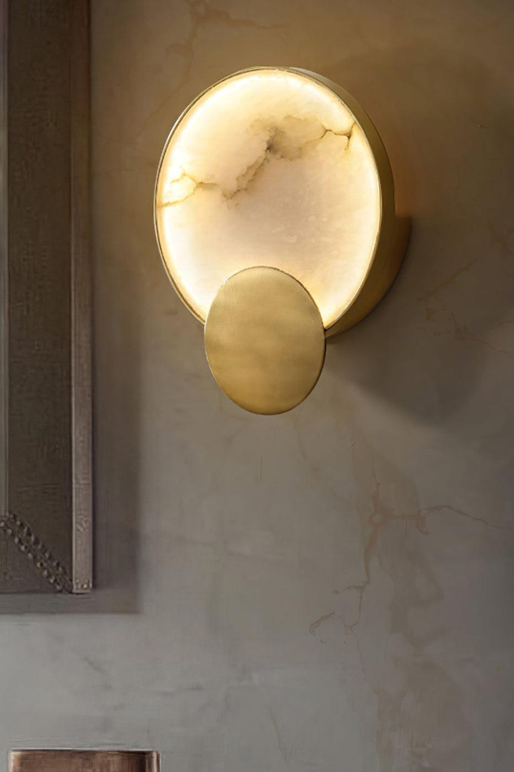 Modern Terra Svet Alabaster Wall Lamp - view 3 | vexalamps