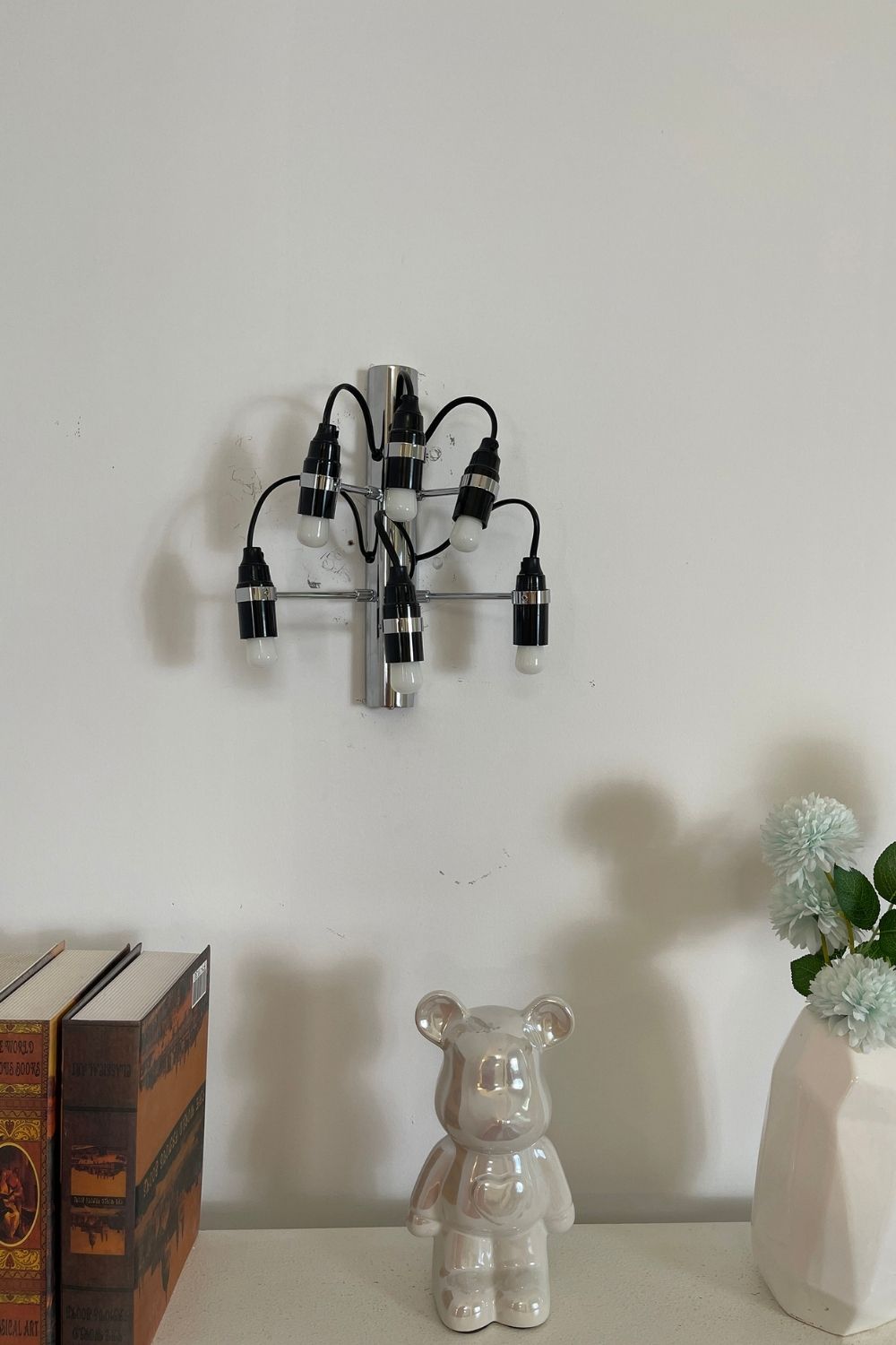 Traditional Mid-century 2097 Wall Lamp - view 2 | vexalamps