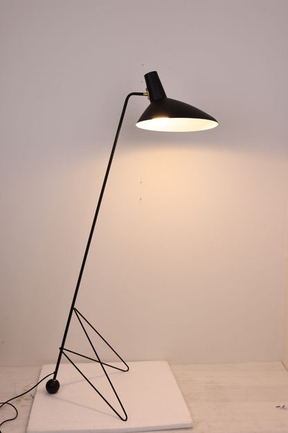 Tripod HM8 Floor lamp - view 14 | vexalamps