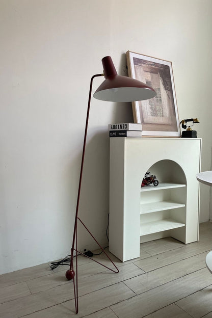 Tripod HM8 Floor lamp - view 5 | vexalamps