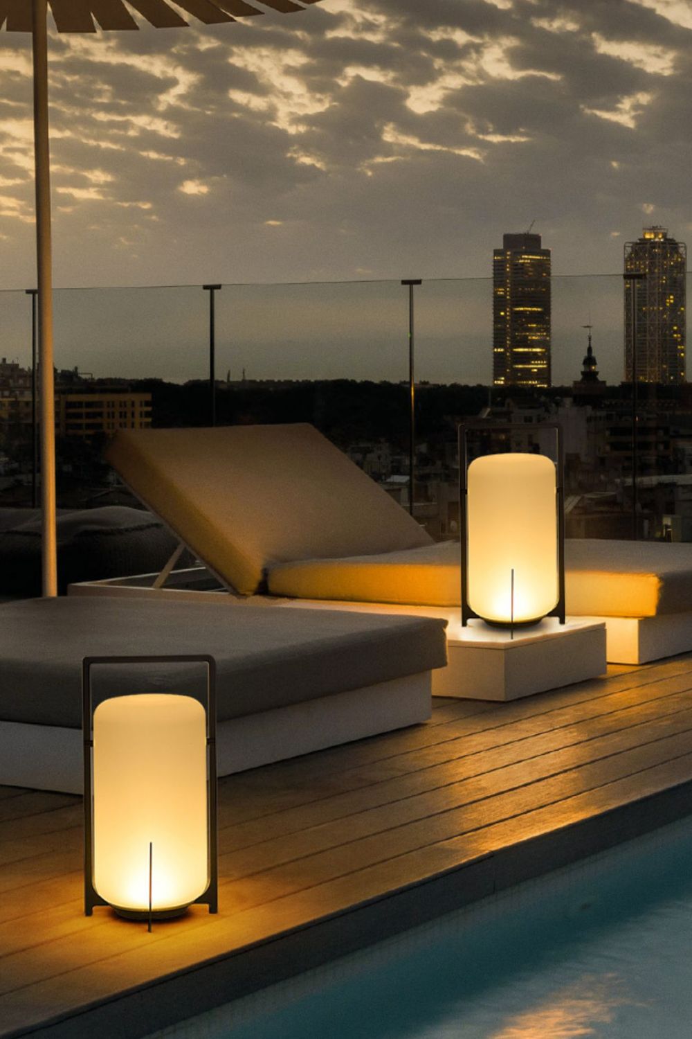 Twilight Lantern Table Lamp - vexalamps