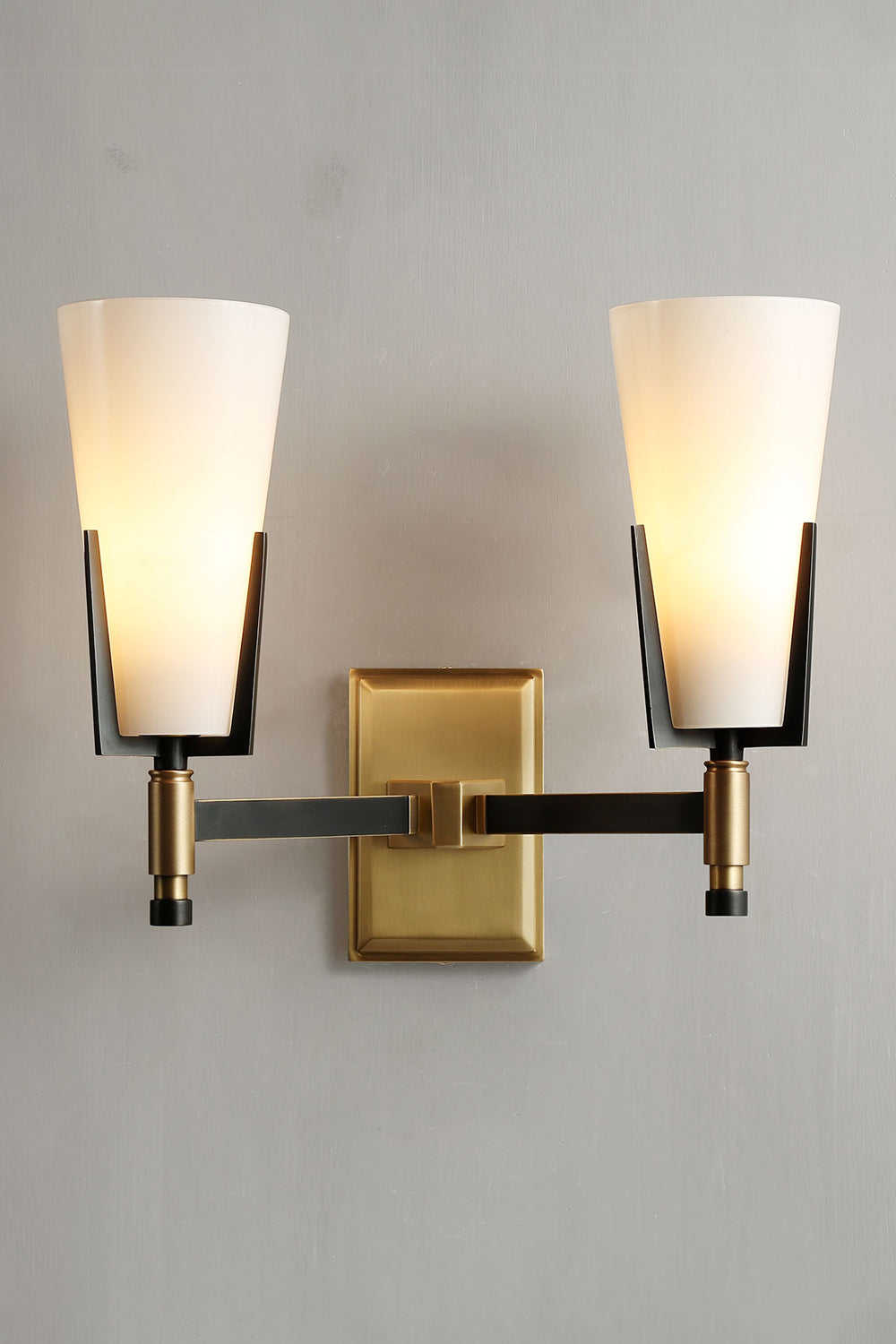 Upton Wall Lamp - vexalamps
