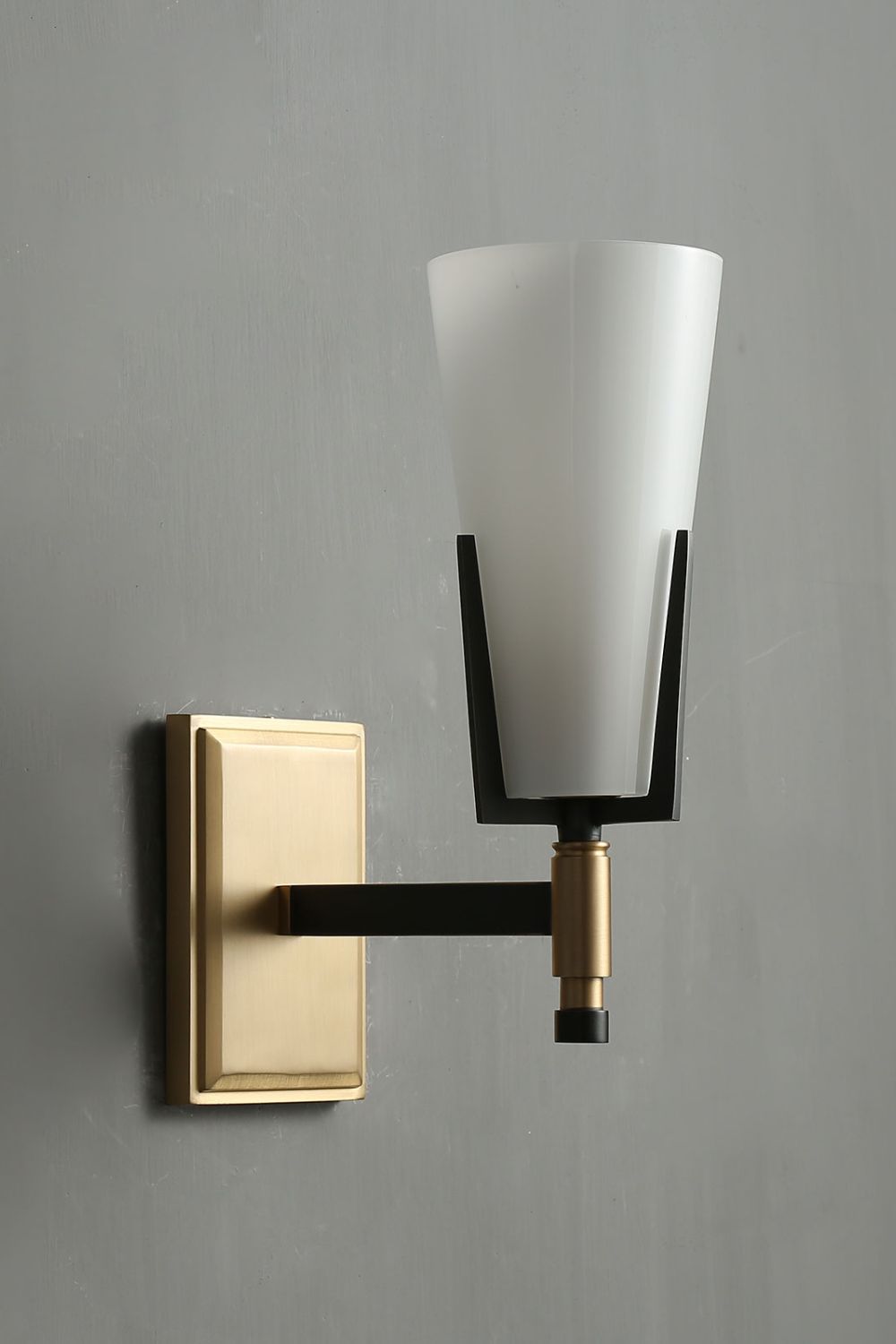 Upton Wall Lamp - vexalamps