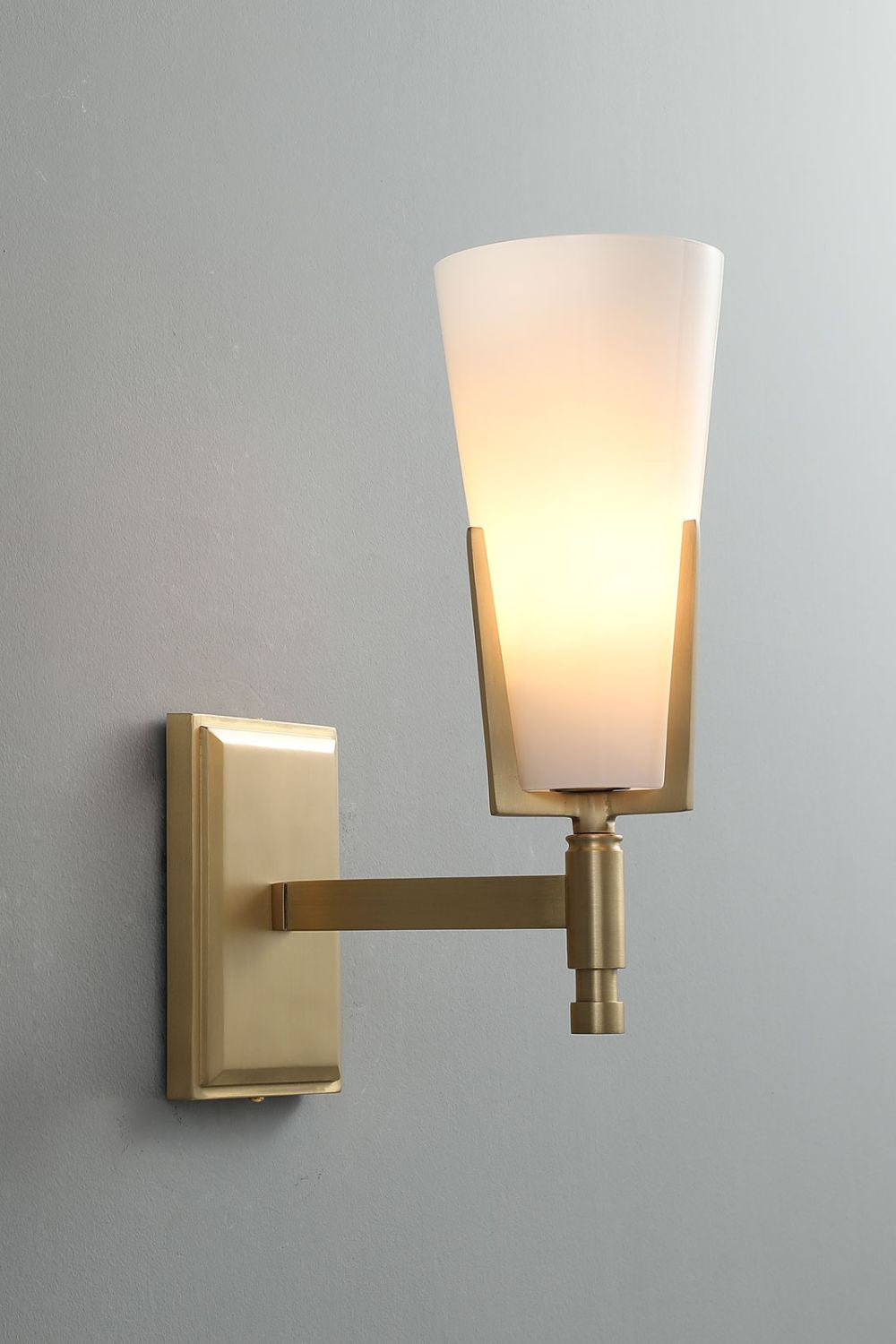 Upton Wall Lamp - vexalamps