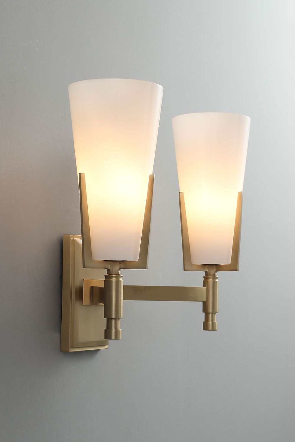 Upton Wall Lamp - vexalamps