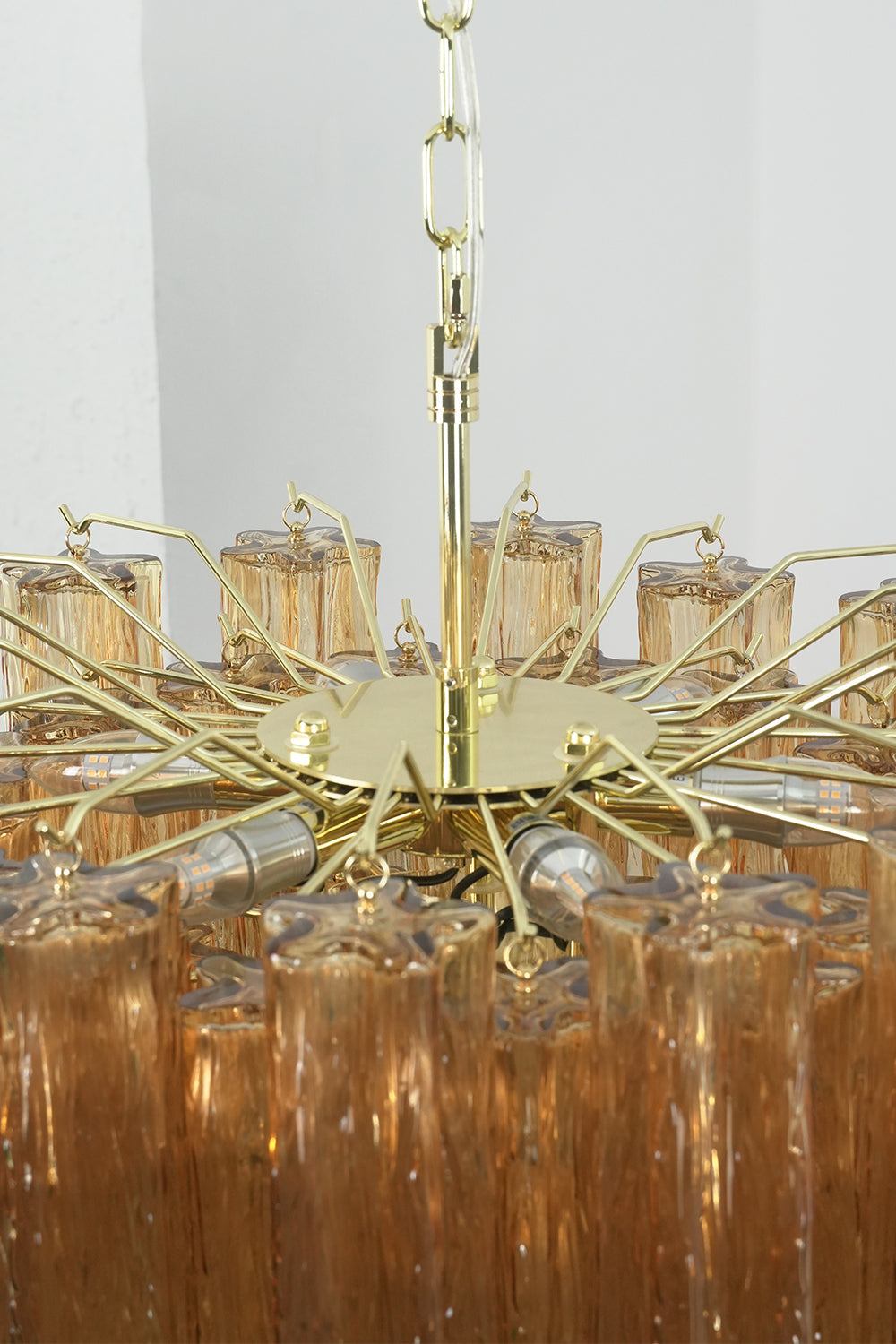 Vellune Cascade Chandelier | detail | Samu  Lamp