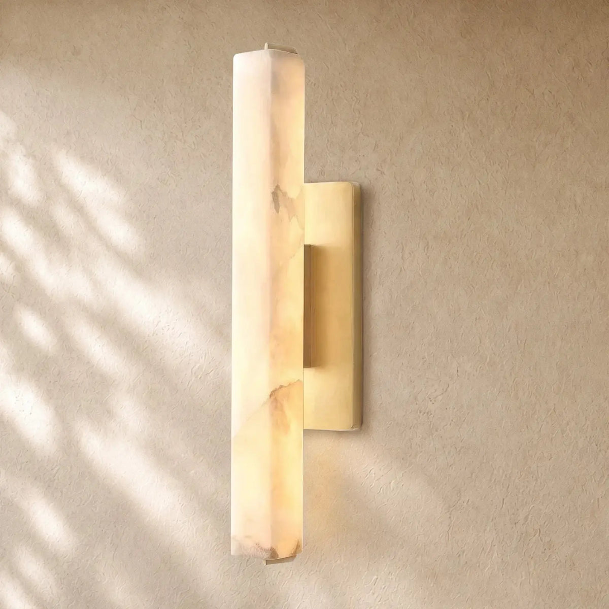 Audubom Alabaster Single Sconce - 19’’ / Brass